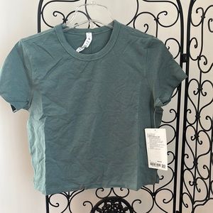 Classic fit cotton blend tee